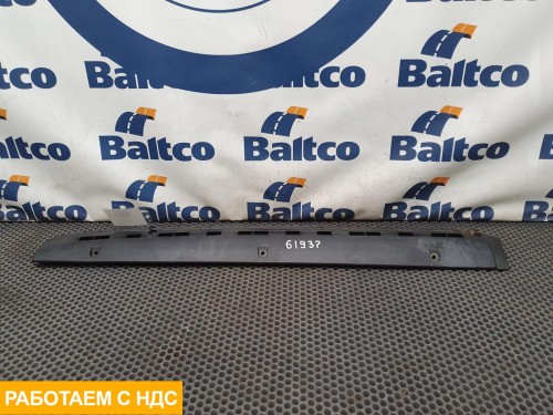 Накладка лобового стекла левая