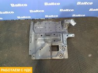 Кронштейн брызговика левый