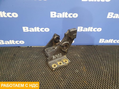 Кронштейн передней рессоры правый