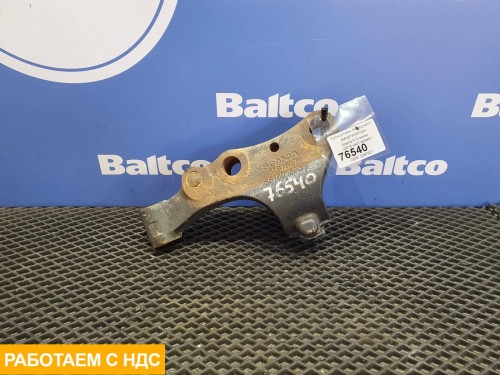 Кронштейн переднего амортизатора правый