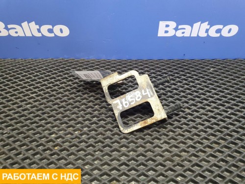 Кронштейн трубки бачка сцепления