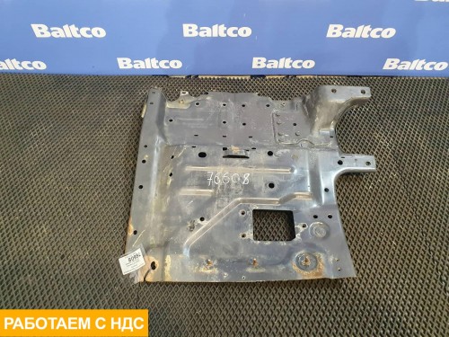 Кронштейн брызговика левого