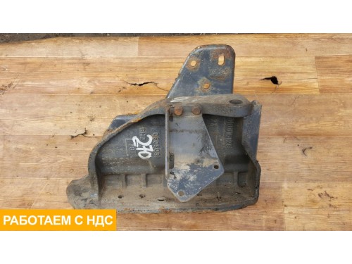 Кронштейн крепления передней рессоры левый